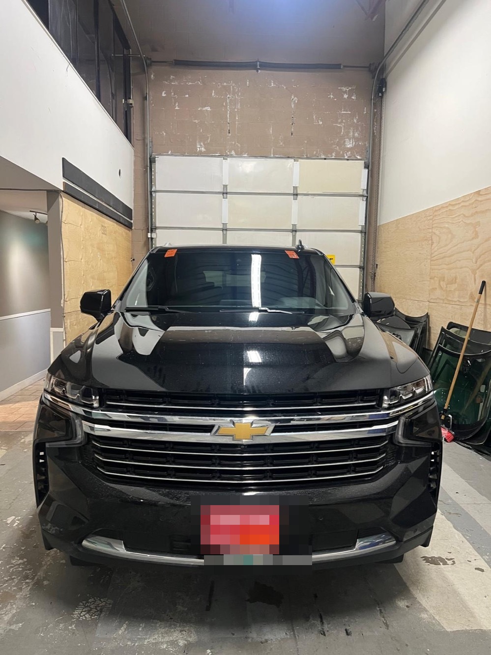 Windshield replacement on a Chevrolet Tahoe in Surrey BC – Iconic Auto Glass
